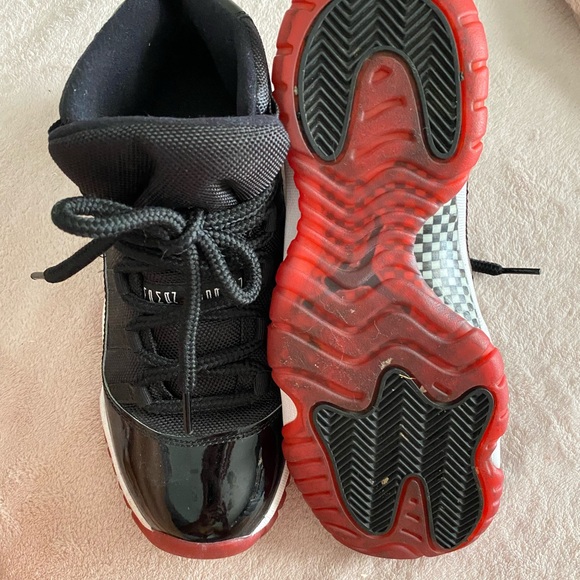 WORN TWICE AS NEW JORDAN 11S RETRO BRED - Picture 3 of 5
